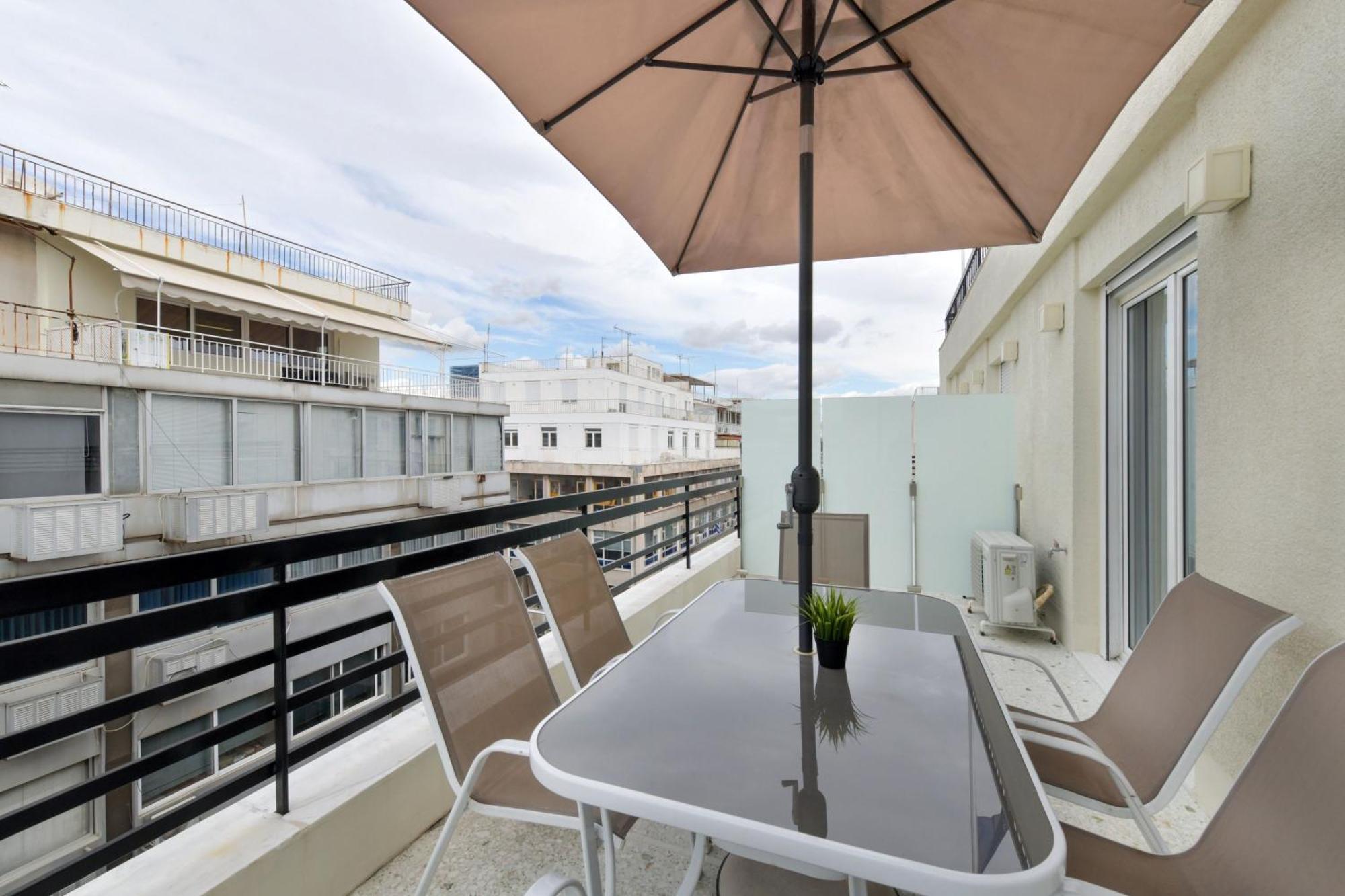 Porto Pireo By Superhost365 - Kolokotroni Apartment Bagian luar foto