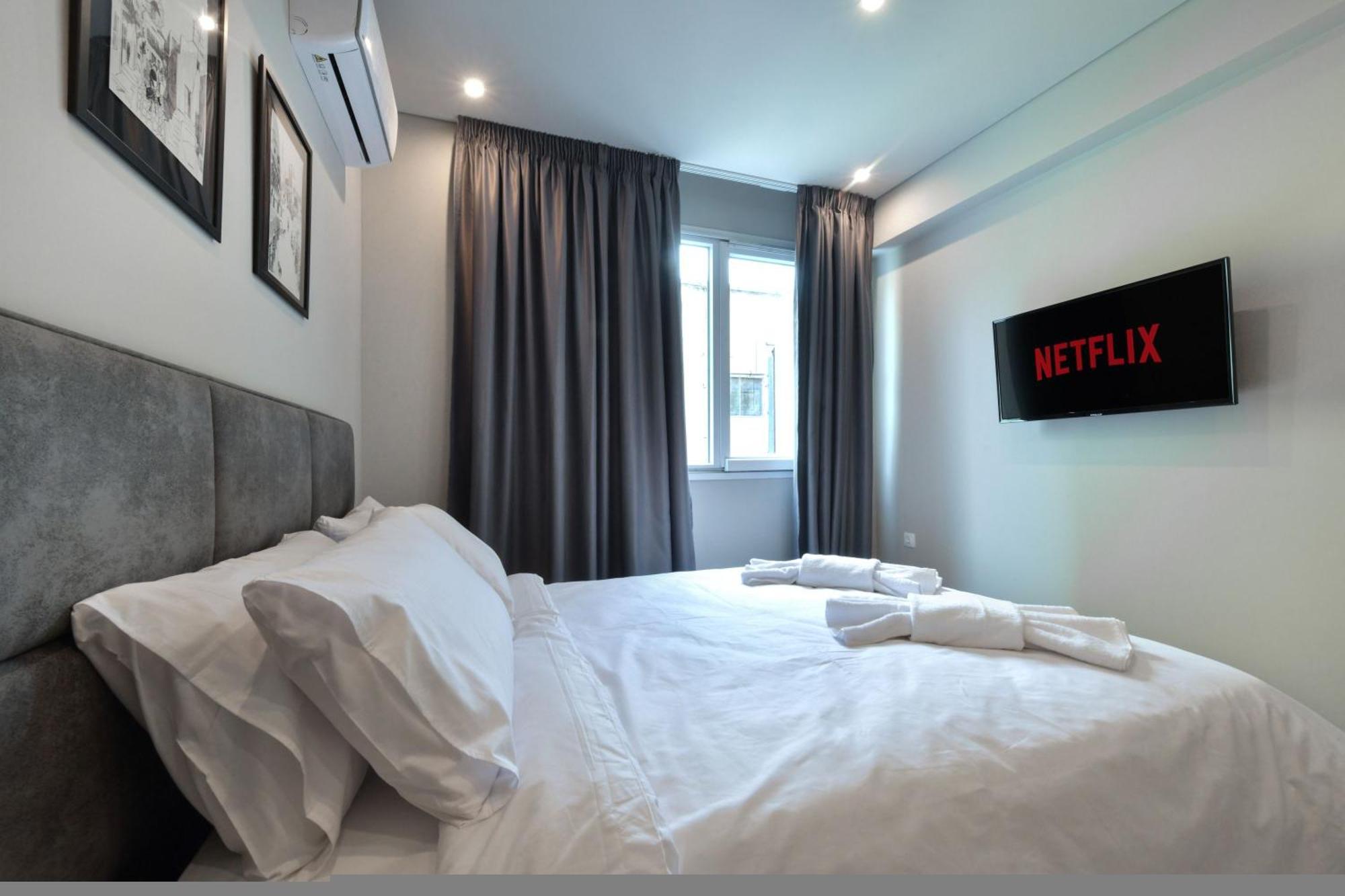 Porto Pireo By Superhost365 - Kolokotroni Apartment Bagian luar foto