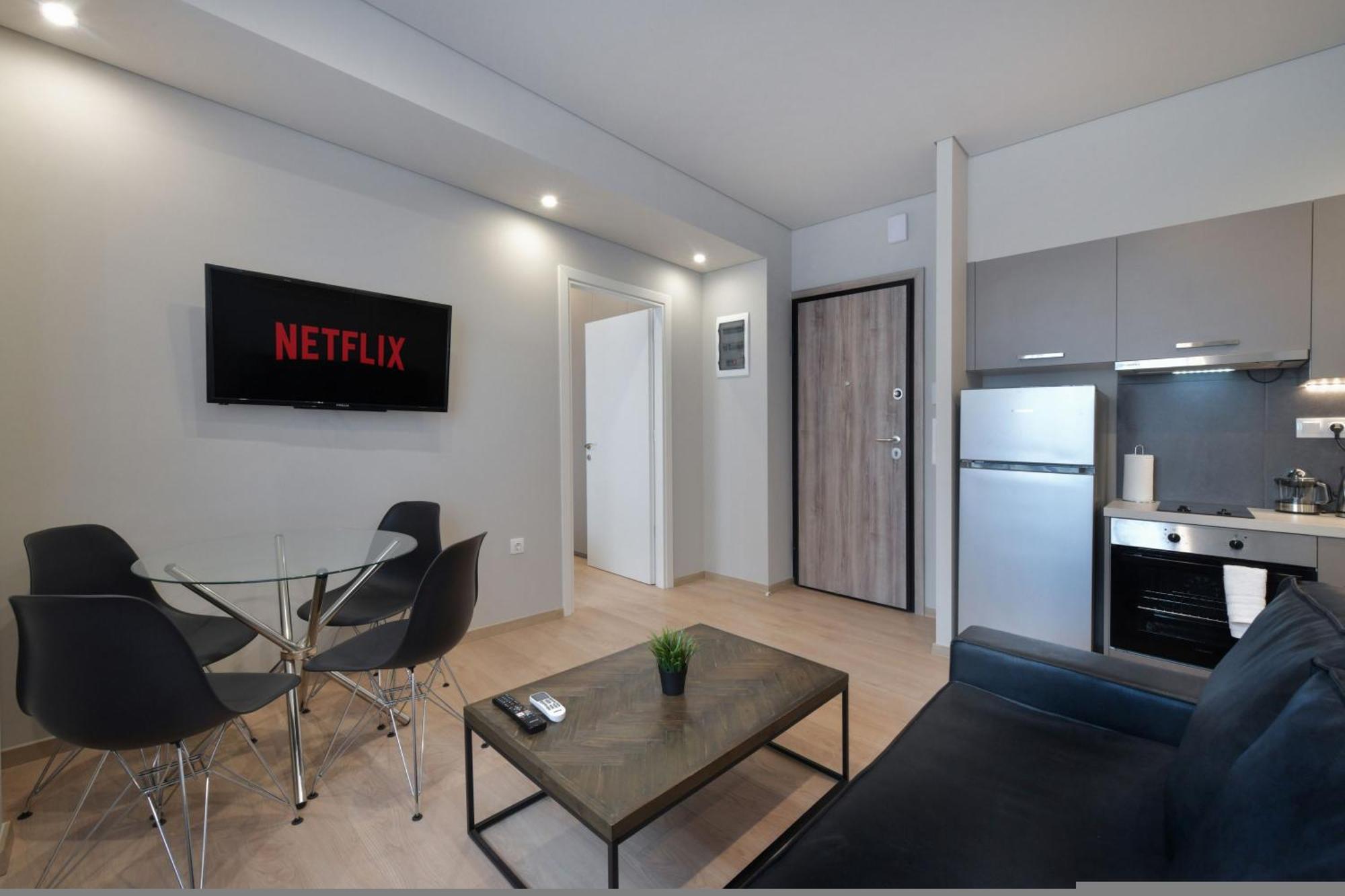 Porto Pireo By Superhost365 - Kolokotroni Apartment Bagian luar foto